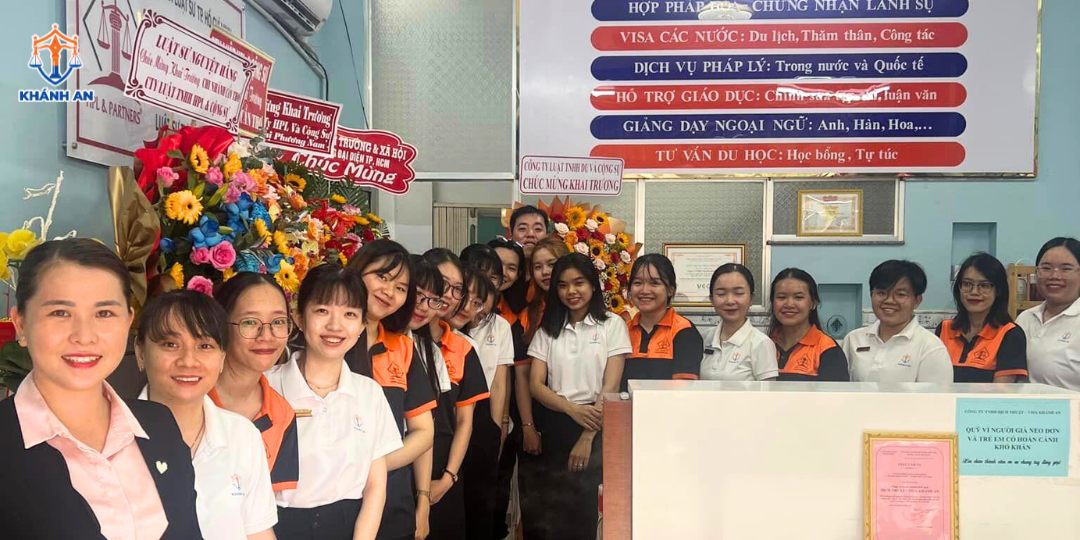 Đội ngũ nhân viên công ty TNHH Dịch Thuật - Visa Khánh An